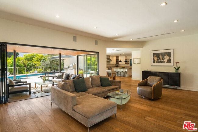 Foto del edificio - 11460 Laurelcrest Rd