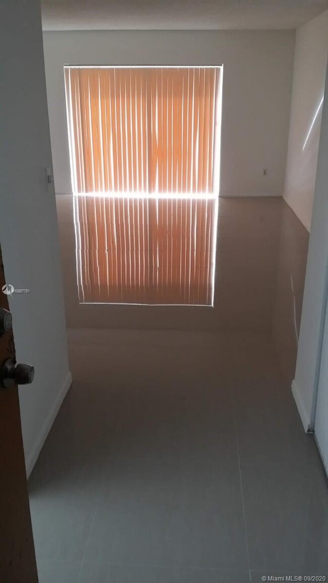 Foto del edificio - 4848 NW 24th Ct