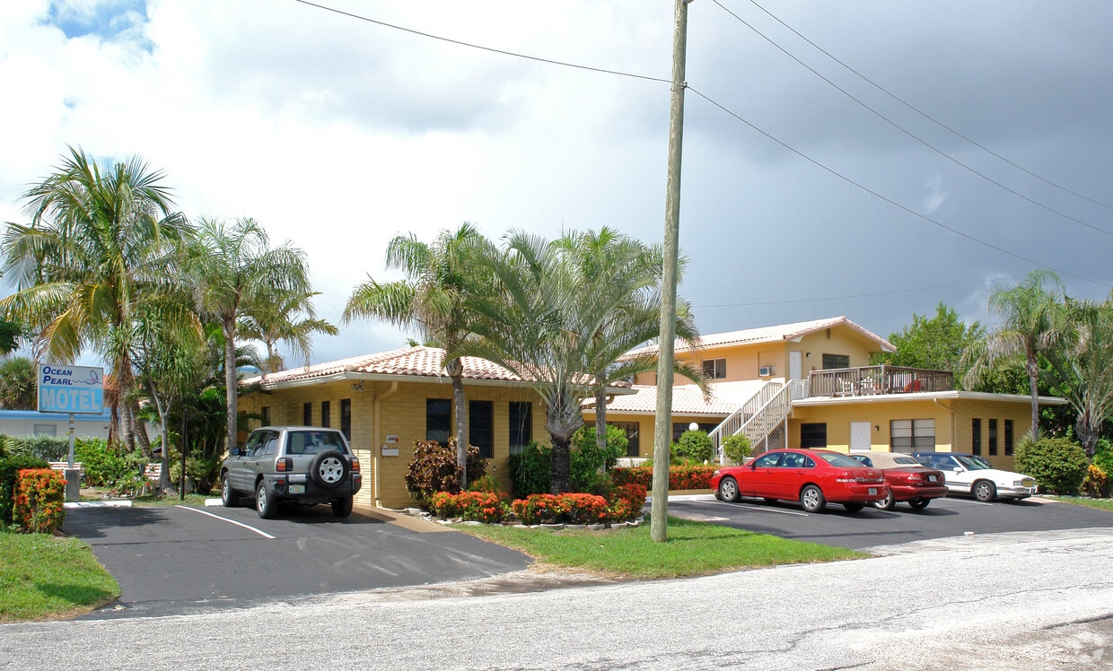 Primary Photo - Ocean Pearl Apartments