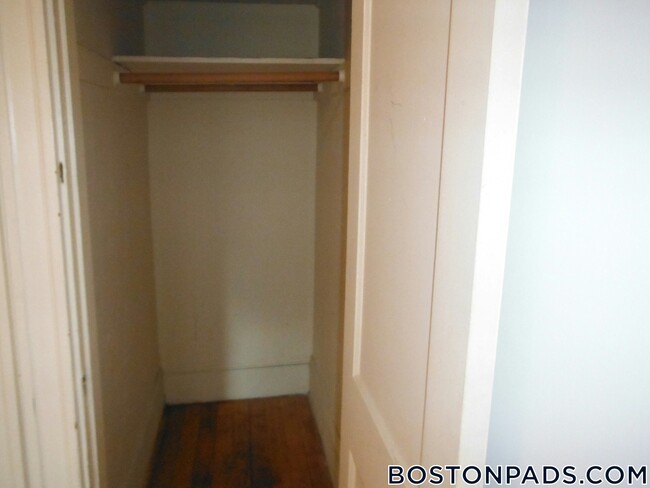 Building Photo - 46 Westland Ave