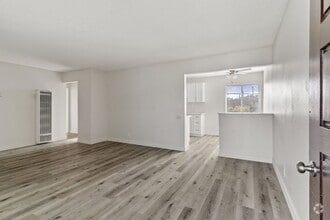Building Photo - 1050 Gaviota Ave