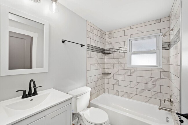 Foto del edificio - 3001 Home Ave