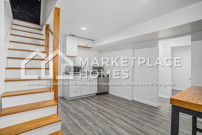 Photo - 23 Bisbee Ave SE House