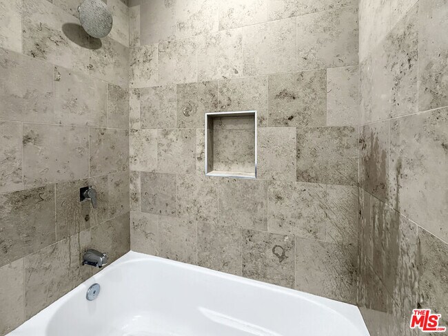 Foto del edificio - 346 W Hardy St
