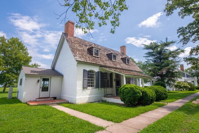 Building Photo - UNIQUE OFFERING-HISTORIC CAPE COD ON URBAN...