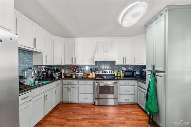 Building Photo - 22 Rio De Janeiro St