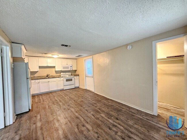 Foto del edificio - 1504 E 99th Ave