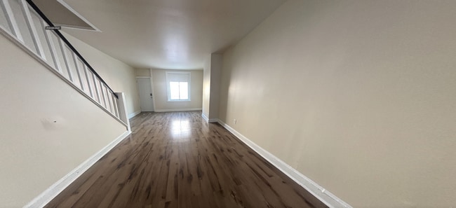 Building Photo - Modern Comfort Meets South Philly Charm