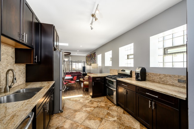 Foto del edificio - 1646 W Blackhawk St