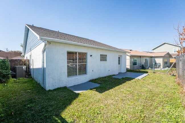 Foto del edificio - 1025 Clovercrest Rd
