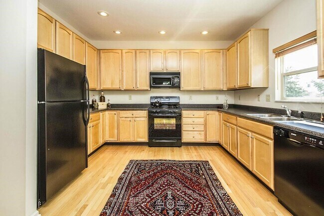 Foto del edificio - 2220 Pleasant Colony Dr