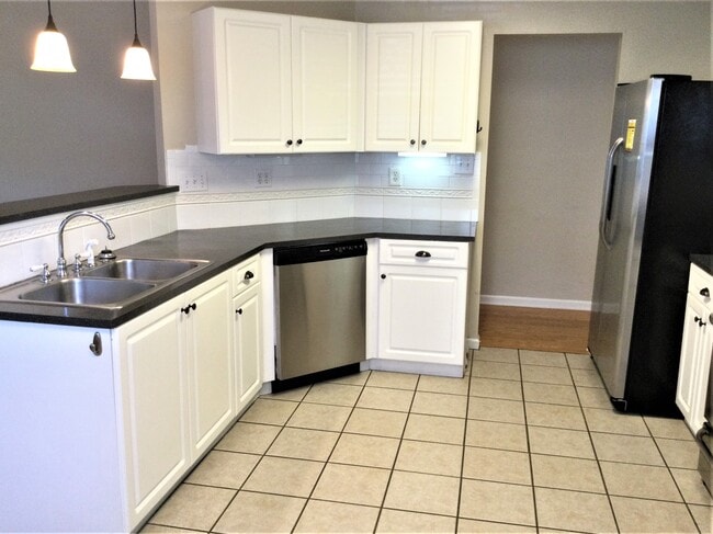 Building Photo - 7517 Lullwater Cv