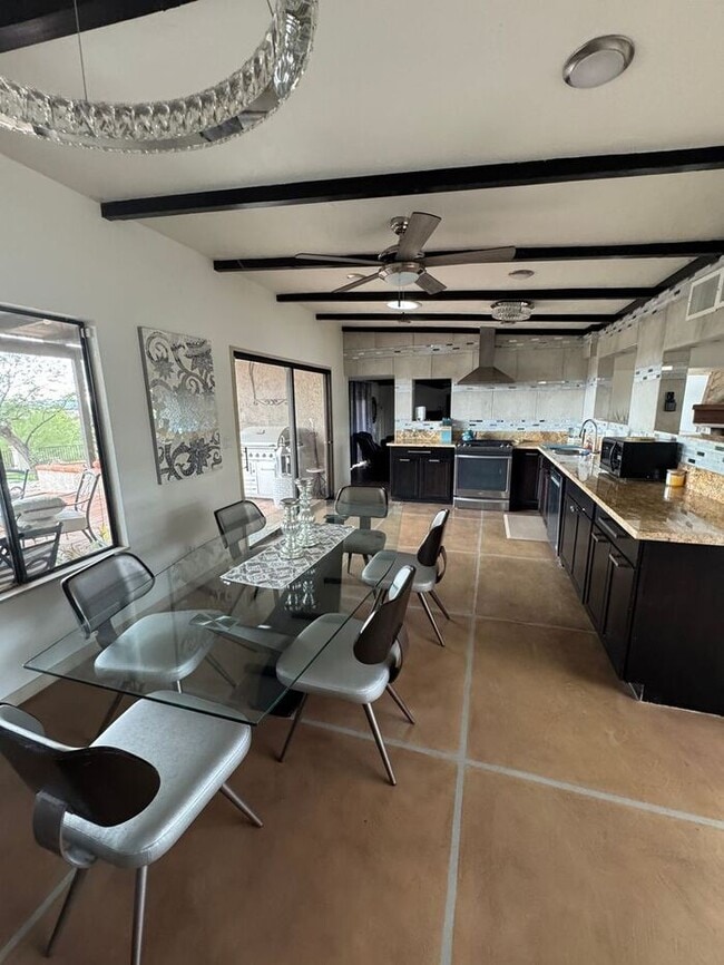 Foto del edificio - Stunning 2-Story Home!