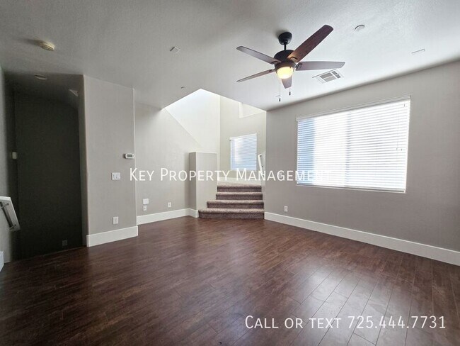Building Photo - 2 Bedroom, 2 Bath Modern Townhome near 215...