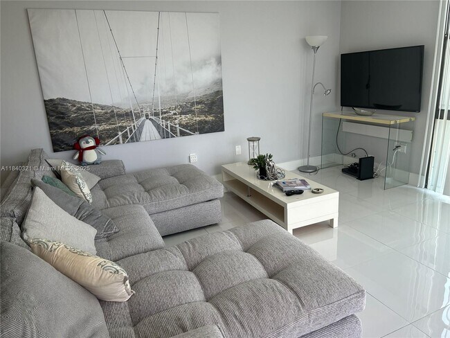 Foto del edificio - 3625 N Country Club Dr