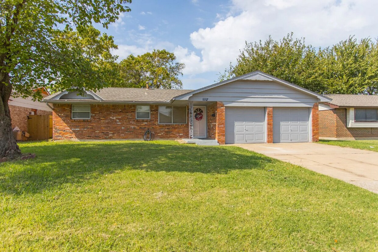 Foto principal - 3 Bedroom in the Heart of Moore with a sto...