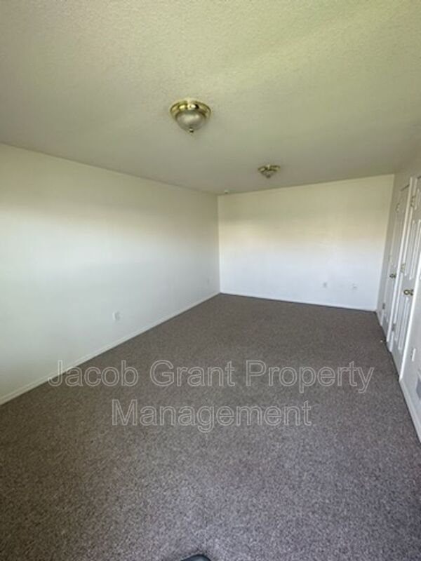 Building Photo - 1378 Curlew Dr