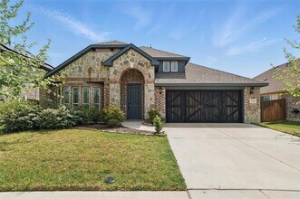Building Photo - 520 Lowland Ln