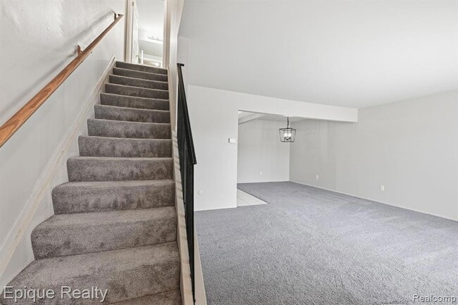 Building Photo - 29792 City Center Dr