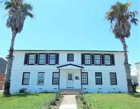 Building Photo - 638 Glazebrook St