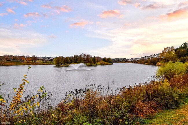 Foto del edificio - 3 br, 2.5 bath Townhome - 21066 Tioga Terrace