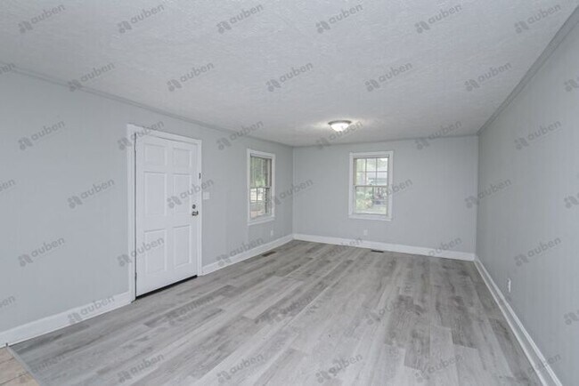 Building Photo - Updated 3 Bedroom Home on Wheeless Road