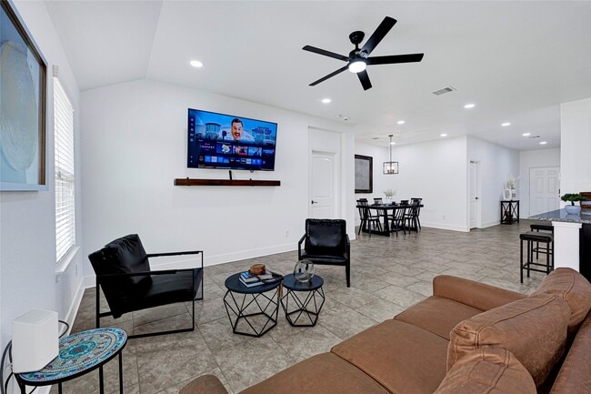 Building Photo - 17746 Auburn Heights Trail