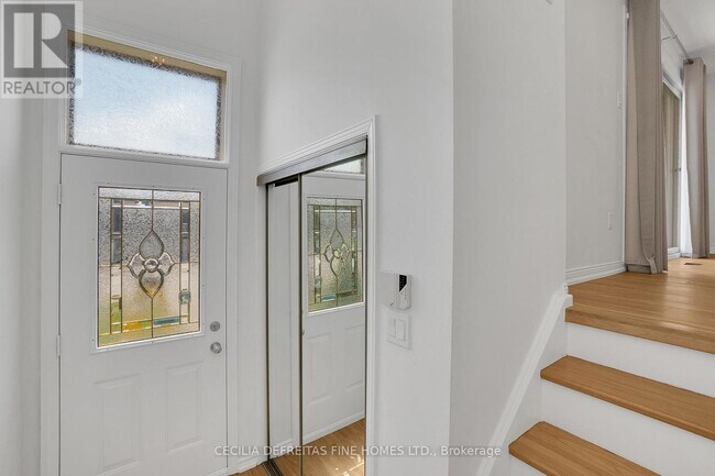 Photo du bâtiment - 54 Ashburn Crescent