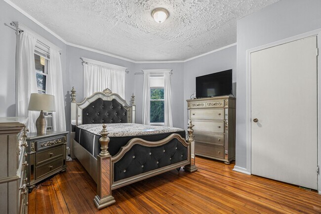 Foto del edificio - 139-141-141 Homestead Ave