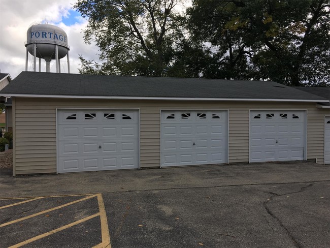 Building Photo - 915 Klemp St