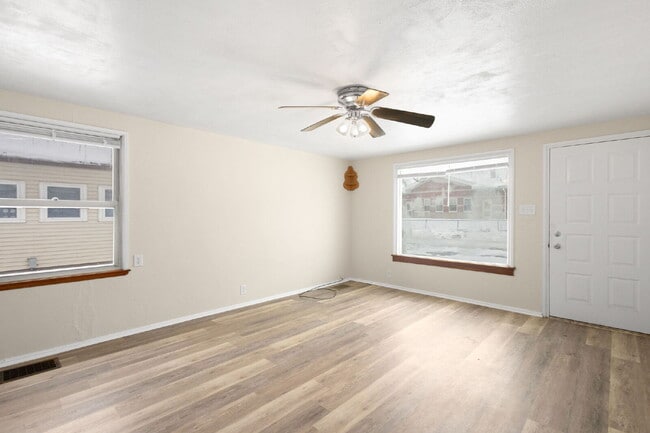 Building Photo - Available January 1st!