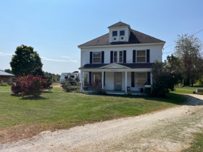 Building Photo - 96 Runaround Pond Rd