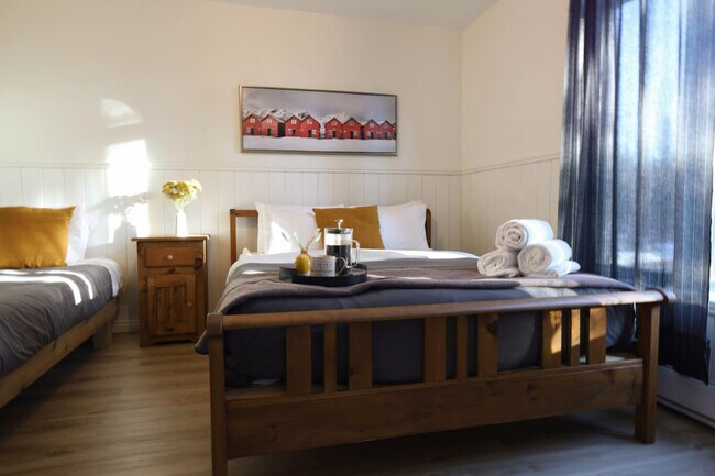 Building Photo - 60 Chem. de la Paroi-Rocheuse