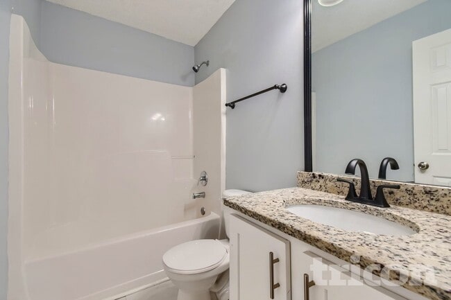 Building Photo - 904 Ambeau Cir