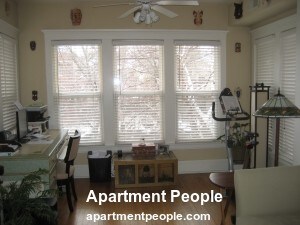 Building Photo - 733 W Buckingham Pl