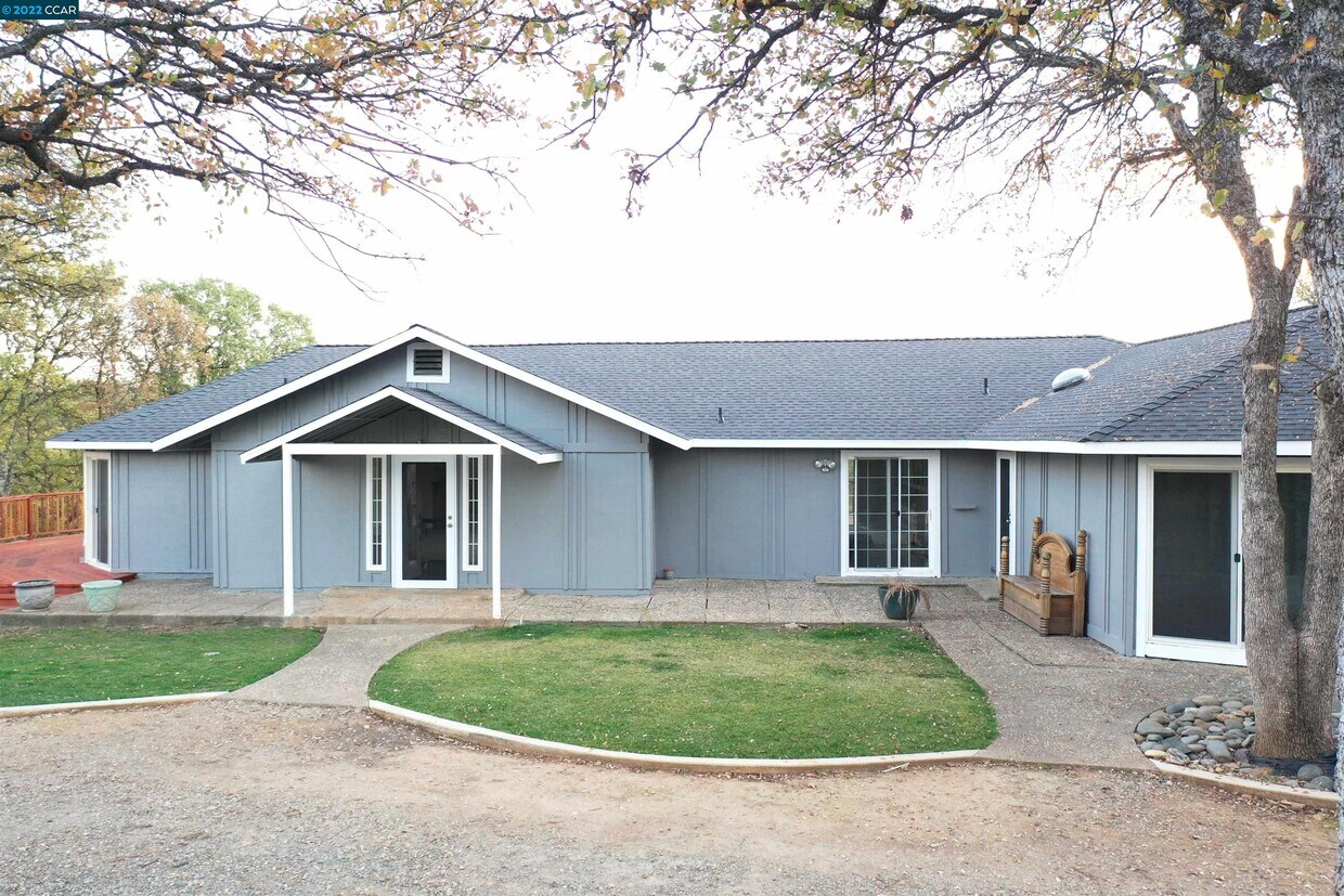 Primary Photo - 14630 St Croy Rd