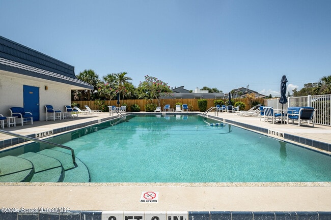 Building Photo - 2160 N Hwy A1A