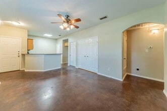 Building Photo - 122 Sunburst Ct