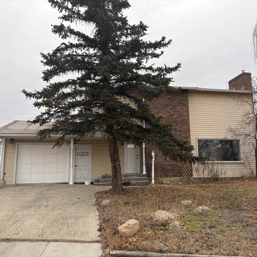 Primary Photo - 3 bedroom in Grande Prairie AB T8V 3R2