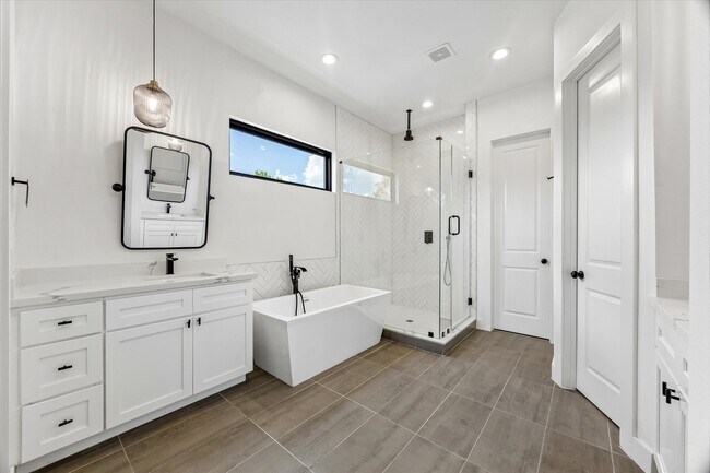 Foto del edificio - 4008 Chapman St