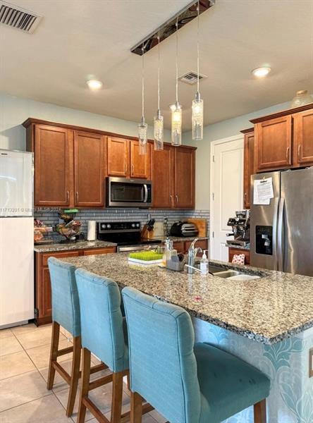 Foto del edificio - 5035 Eucalyptus Dr