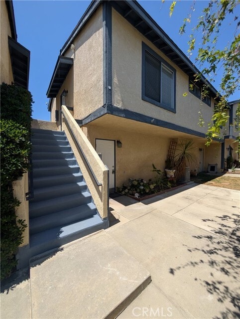 Building Photo - 529 E Colorado Blvd