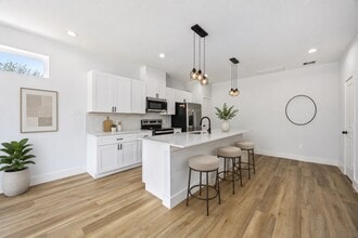 Building Photo - 4214 Larkspur St