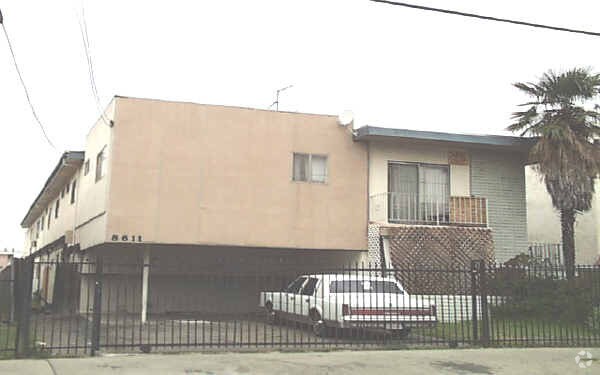 Building Photo - 8611 Cedros Ave