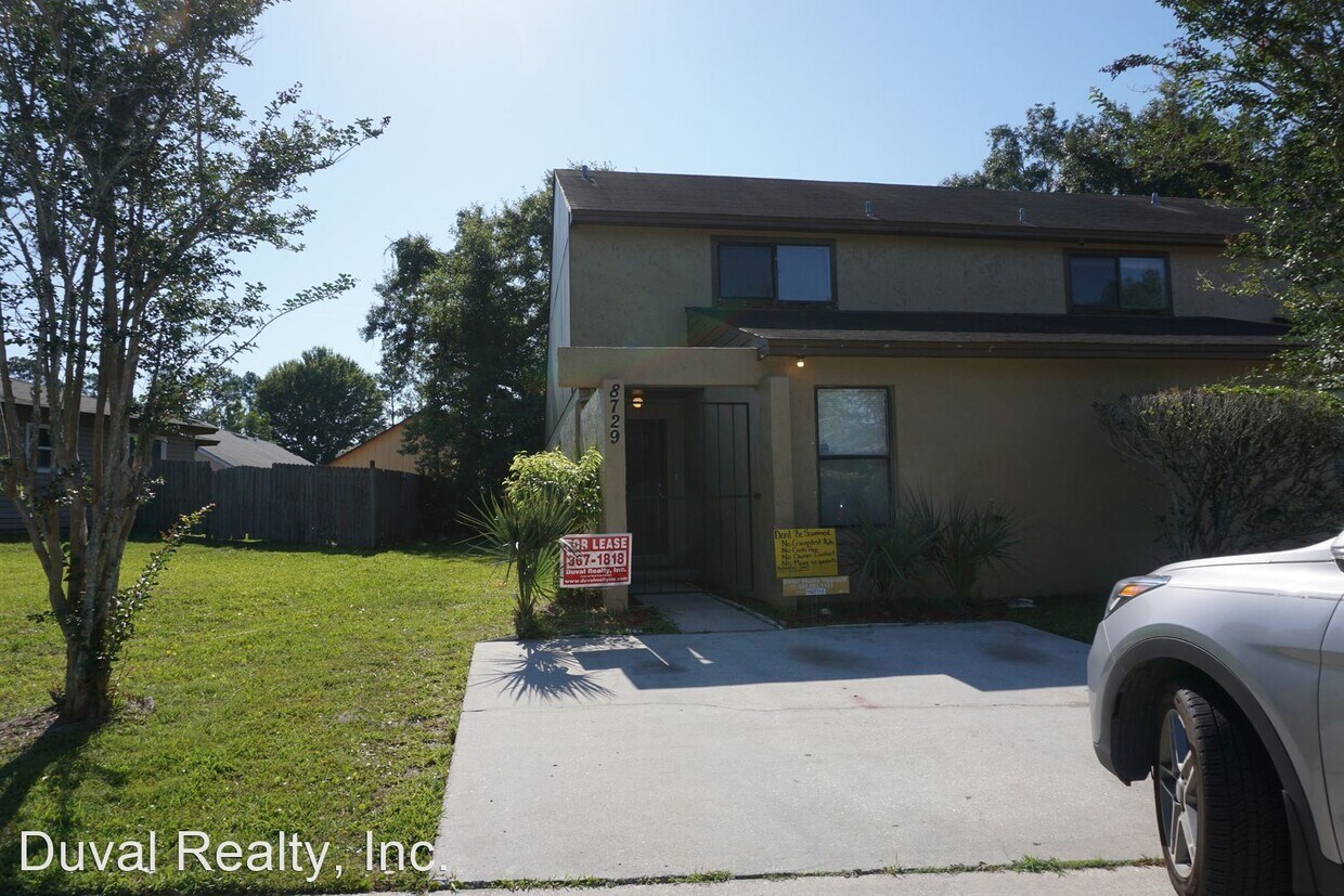 Foto principal - 2 br, 2 bath House - 8729 Whispering Pines...