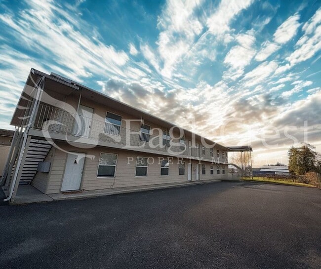 Building Photo - 706/708SCollege