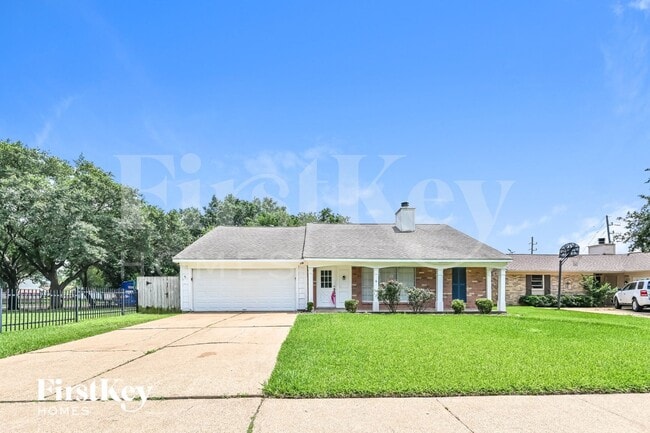 Building Photo - 18007 Sagecroft Dr