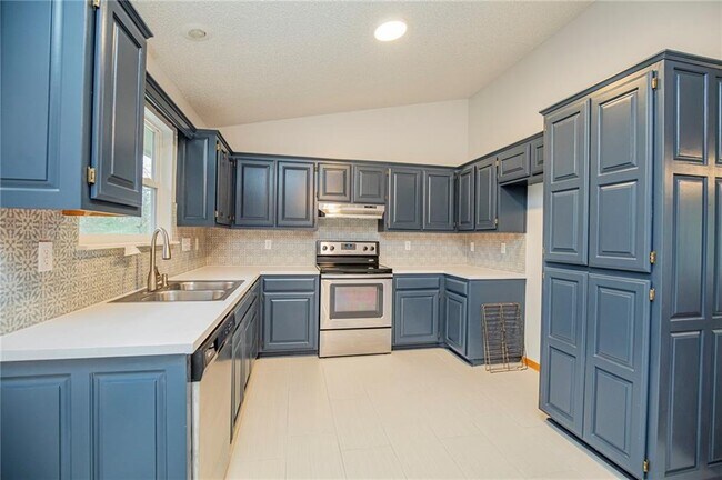 Building Photo - 4 Millom Ln