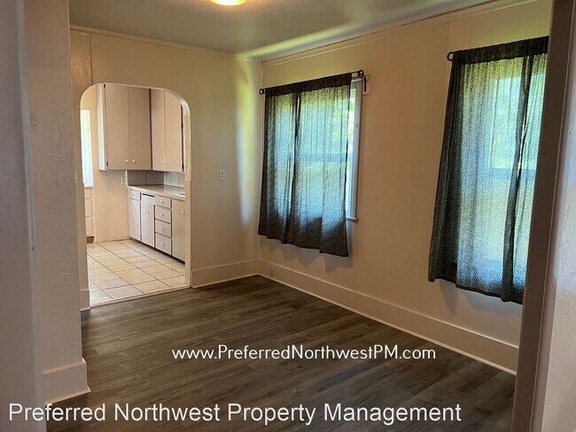 Foto del edificio - 3 br, 1 bath House - 1760 W. Broadway