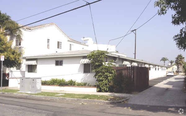 Foto del edificio - 1024 Loma Avenue